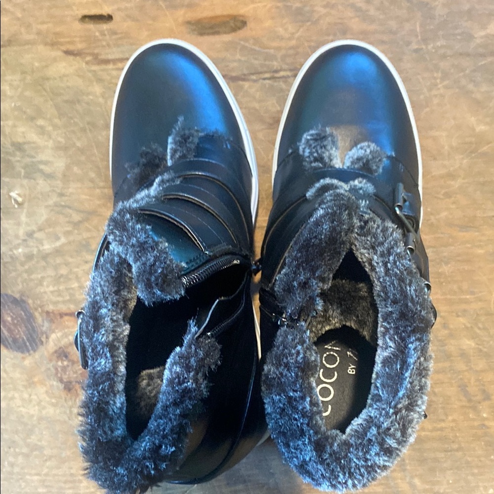 Coconuts by Matisse Black Ankle Boots with Fur Trim